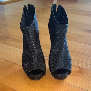 Giuseppe Zanotti Black Textured Peep-Toe Boots